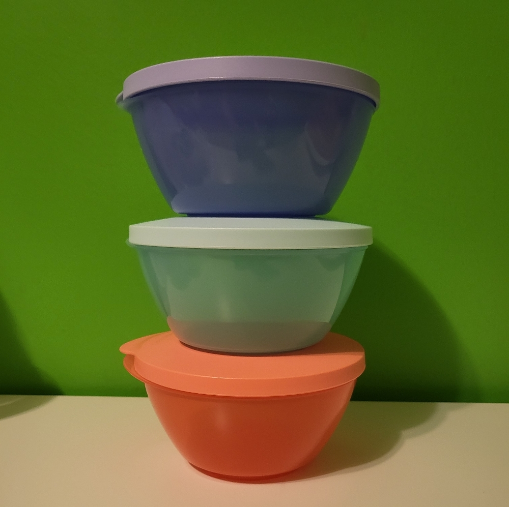 Tupperware Set of 3- 425ml Snack Store Serve Bowls